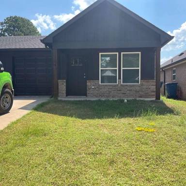 Main picture of 104 Chloe Dr