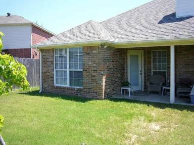 Main picture of 1116 Oak Grove Ln
