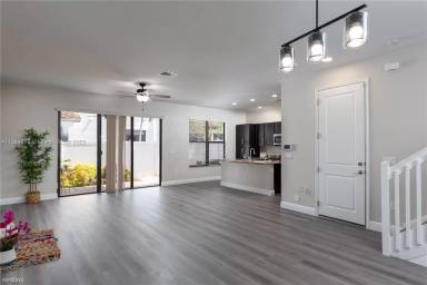 Main picture of Chapel Grove