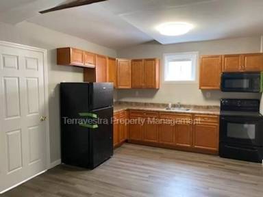 Main picture of 212 Middlesex St