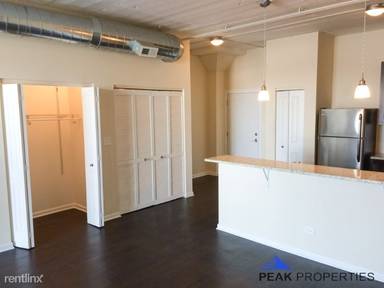 Main picture of 5822 N Western Ave