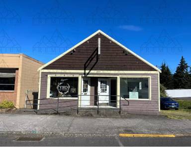 Main picture of 455 NW Wanapa St