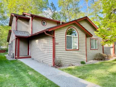 Main picture of 1750 E Lakeshore Dr