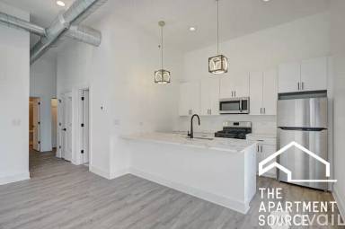 Main picture of 4731 N Western Ave