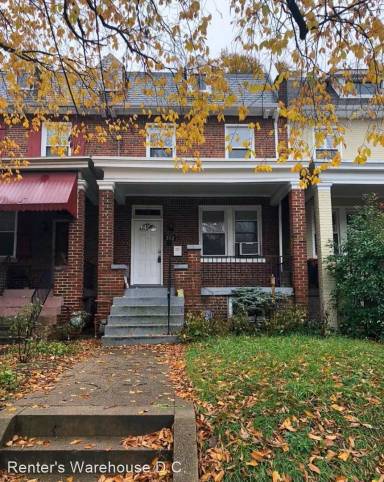 Main picture of 312 Missouri Ave NW