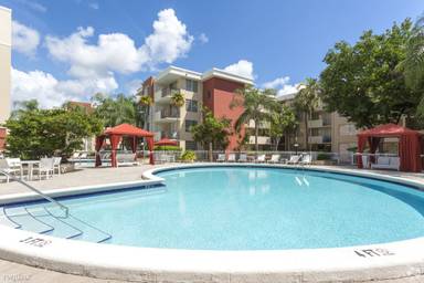 Main picture of Kingston Square Condominiums