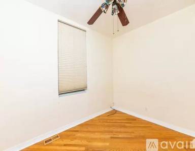 Main picture of 2132 W Belmont Ave