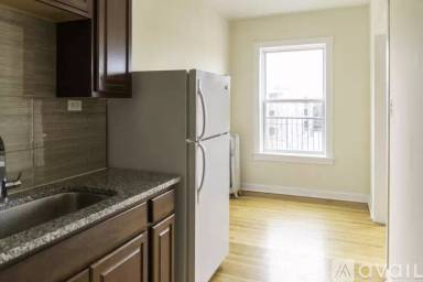 Main picture of 2712 N Milwaukee Ave