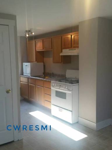 Main picture of 411 Eastern Ave SE