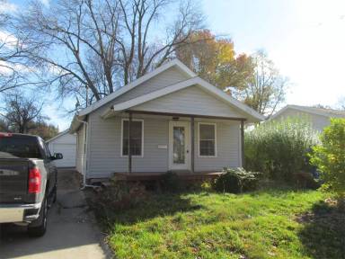 Main picture of 370 30th St SE