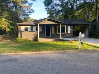 Main picture of 195 Royal Ct