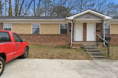 Main picture of 3681 Lynn Dr