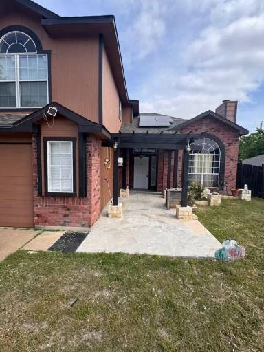 Main picture of 2305 Bluebonnet Dr