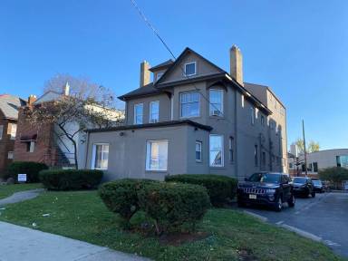 Main picture of 41 E 17th Ave