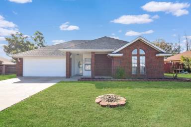 Main picture of 4304 Frog Dr