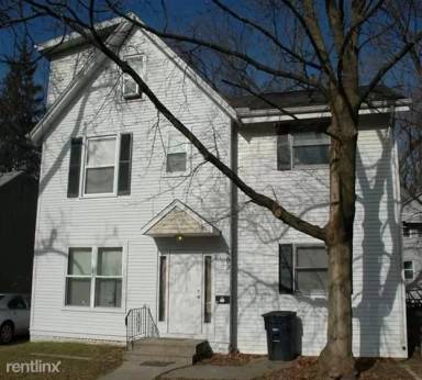 Main picture of 903 Sylvan Ave