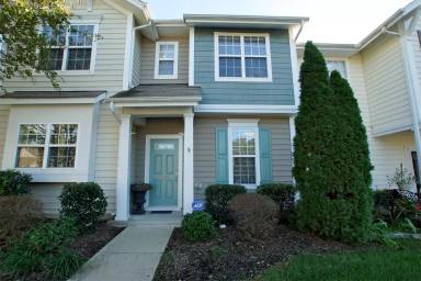 Main picture of 413 Hamlet Park Dr