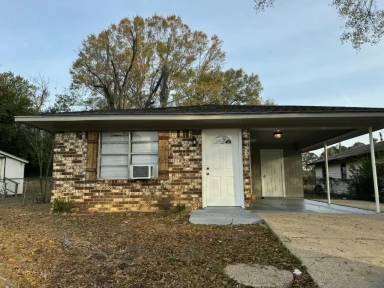 Main picture of 2662 Carver St