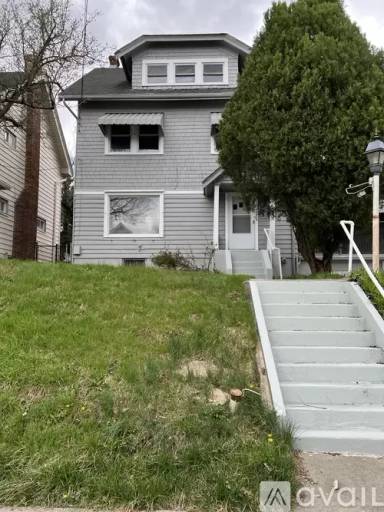 Main picture of 3458 Woodburn Ave