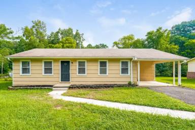 Main picture of 948 Edwards Lake Rd