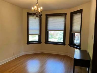 Main picture of 2325 W Iowa St