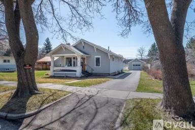 Main picture of 817 Poplar St