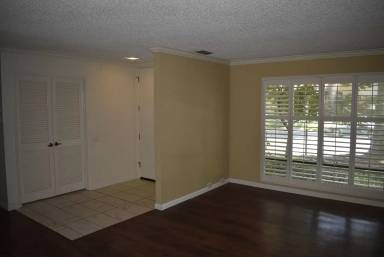 Main picture of 1404 Commons Dr