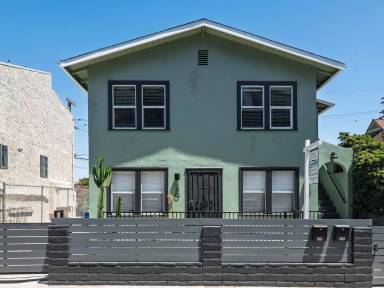 Main picture of 338 S Benton Way