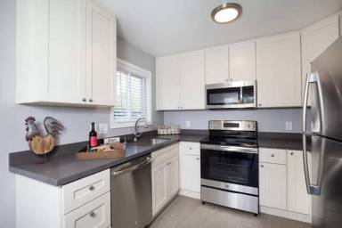 Main picture of 3016 Brookdale Ave