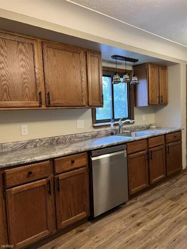 Main picture of 1234 Ford Ave