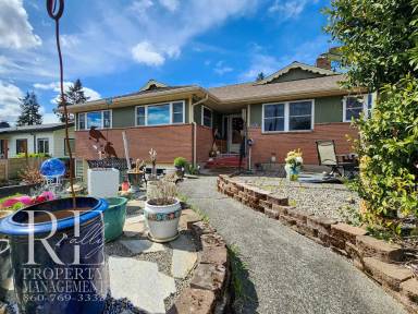 Main picture of 2113 Brashem Ave