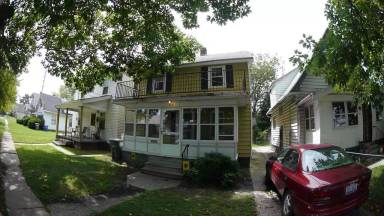 Main picture of 915 Woodstock Ave