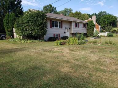 Main picture of 102 Suburban Sq