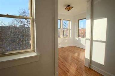 Main picture of 4455 N Troy St