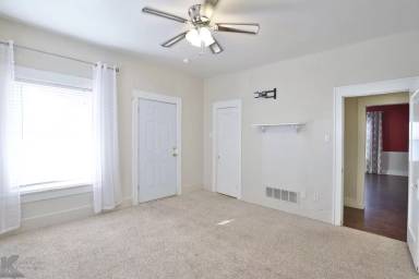 Main picture of 887 Hickory St