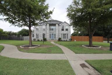 Main picture of 1 Oxford Cir