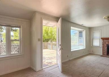 Main picture of 569 Huntington Rd