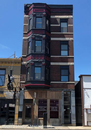 Main picture of 3464 N Clark St