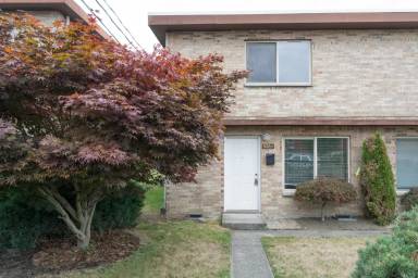 Main picture of 9204 Ashworth Ave N