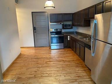 Main picture of 224 W Washington St