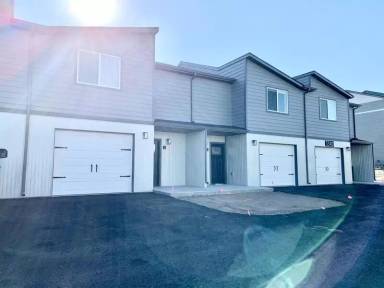 Main picture of 3335 Blackbird Way - 2