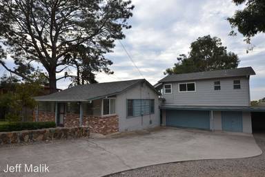 Main picture of 550 Van Dyke Ave