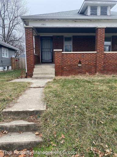 Main picture of 1301 N Gladstone Ave
