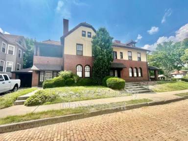 Main picture of 1939 Crafton Blvd