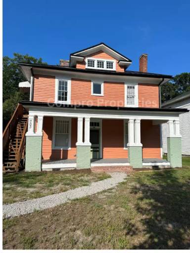 Main picture of 703 Kenan St W