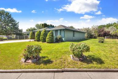 Main picture of 2436 Hillcrest Way