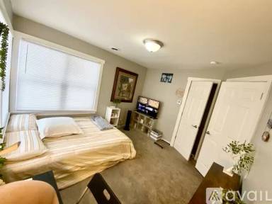 Main picture of 2213 E Main St
