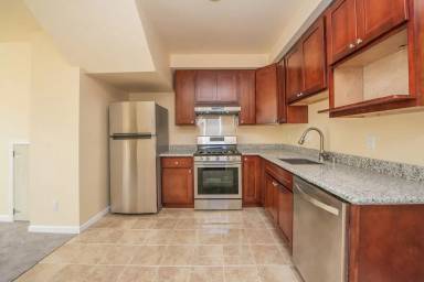 Main picture of 144 Anza St