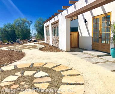 Main picture of 2517 E Mission Rd