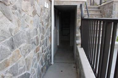 Main picture of 3801 Amboy Rd